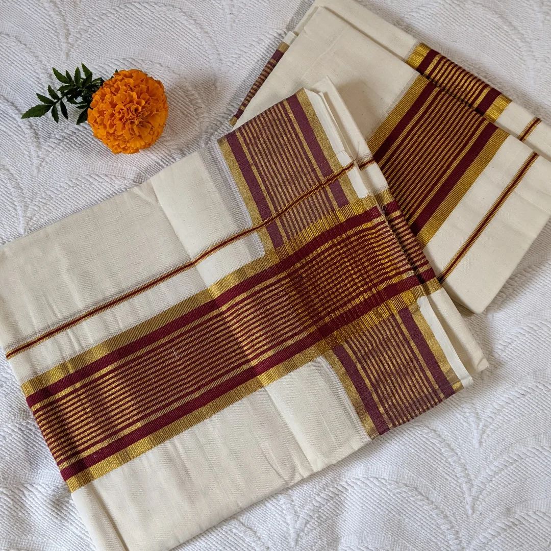 Set Mundu - Red and golden border