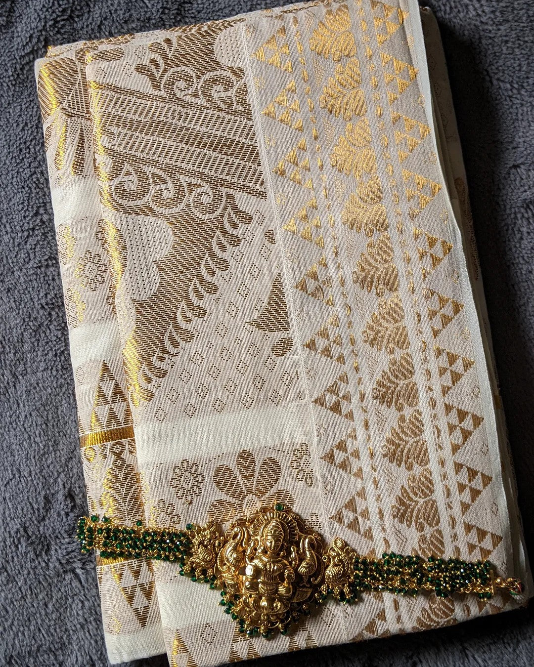 Set Saree - Golden Kasavu