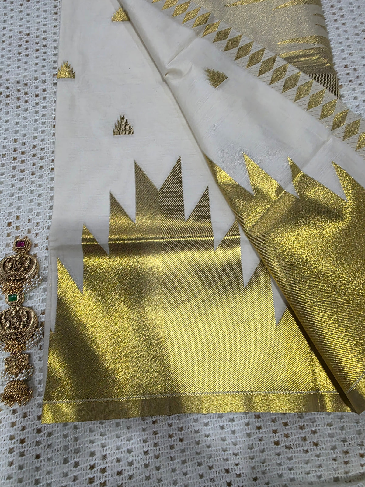 Hand loomed Kerala Saree